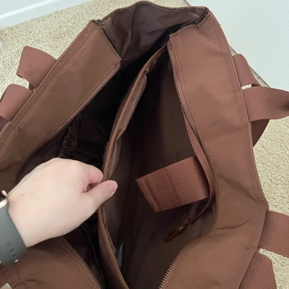 NWT BEIS Sports Carryall Bag in Maple - Picture 7 of 11